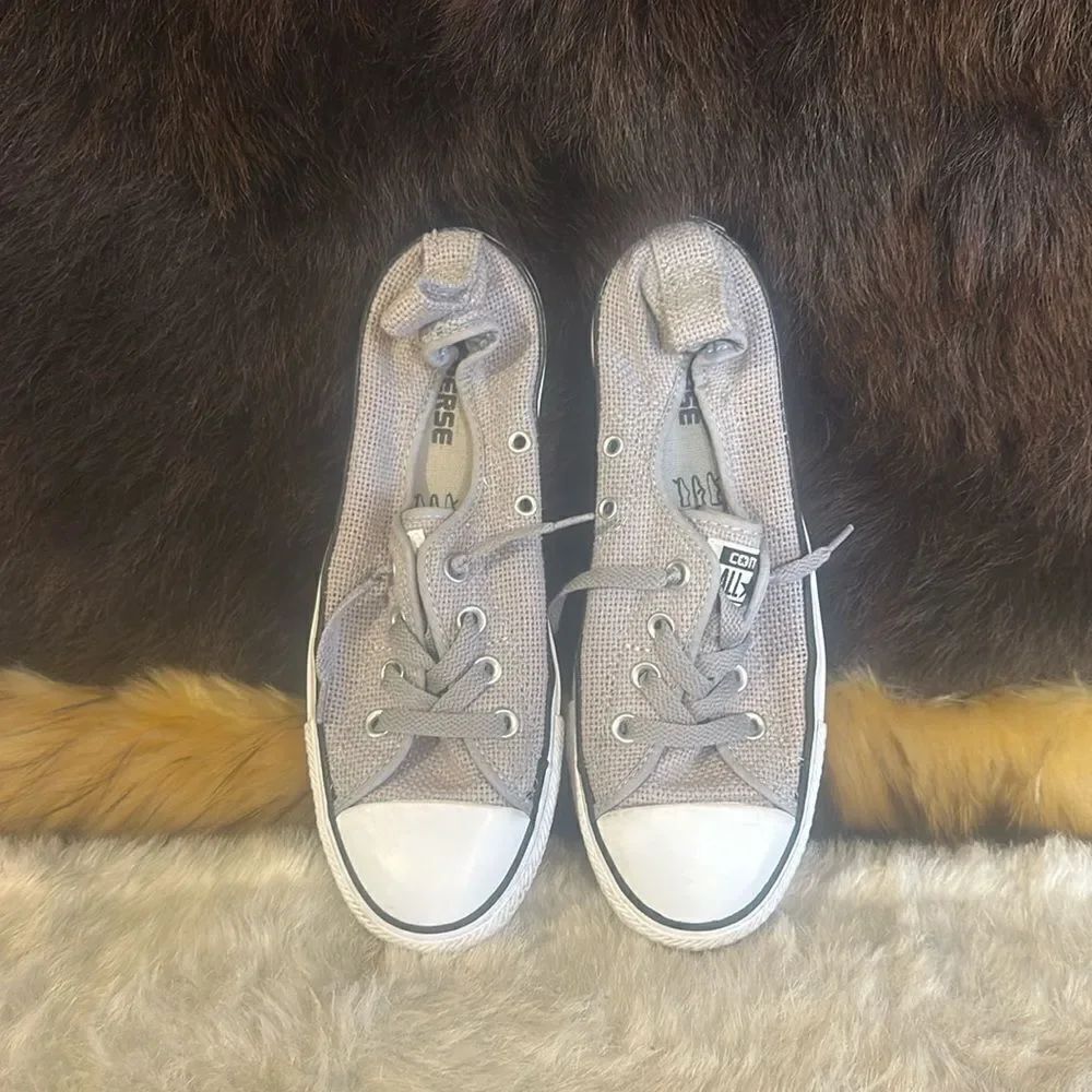 Converse shoes 6.5 (4525)